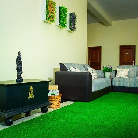 Capitalcity Hotel Бадула Екстериор снимка