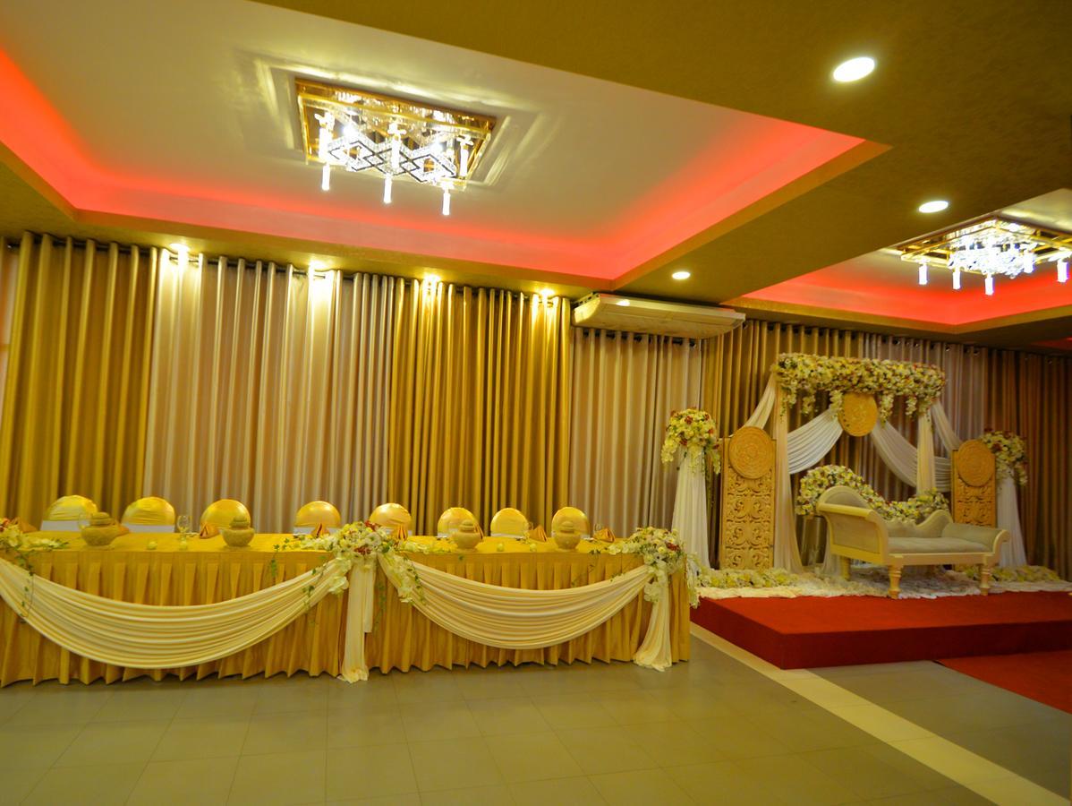Capitalcity Hotel Бадула Екстериор снимка