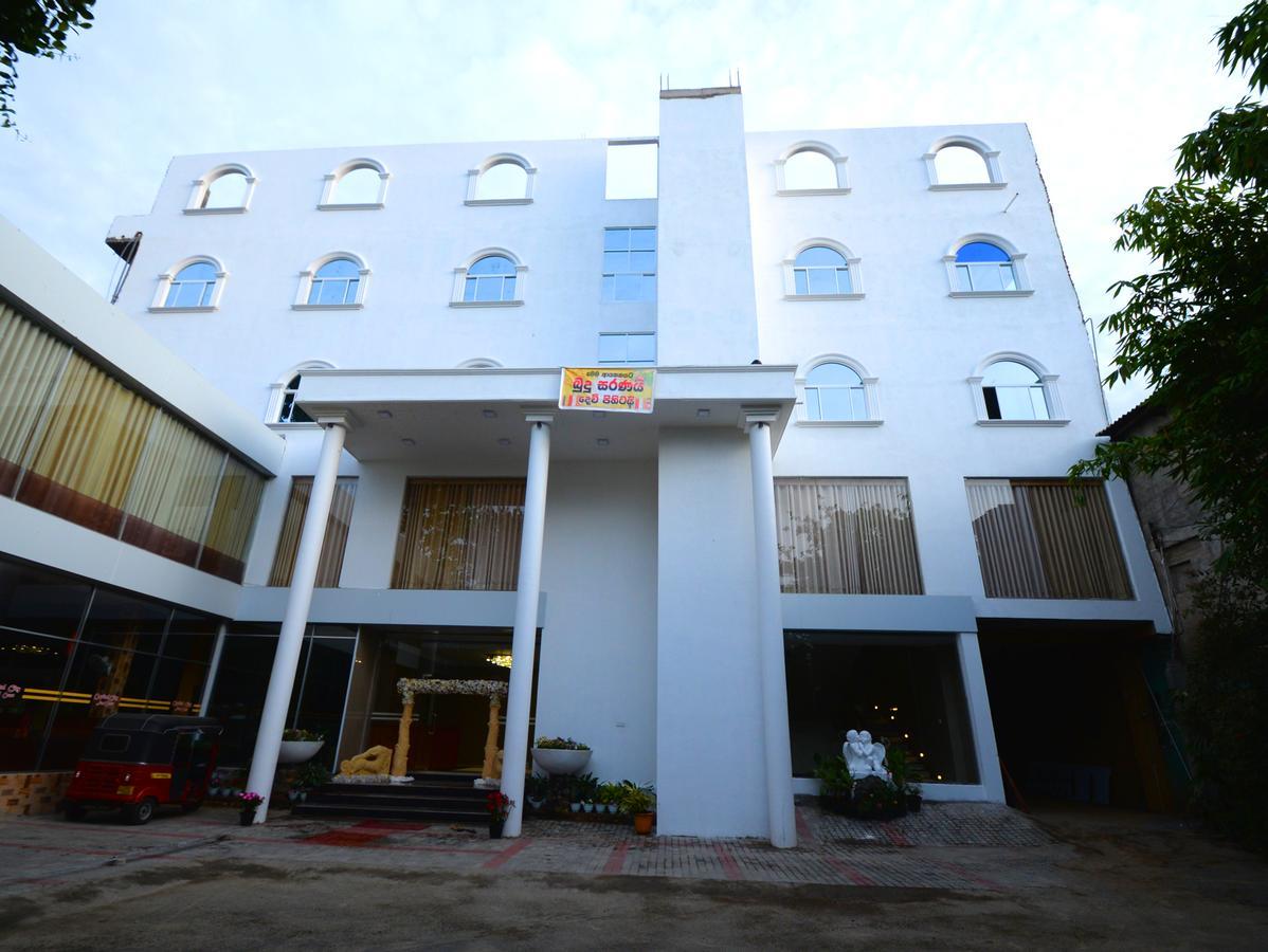 Capitalcity Hotel Бадула Екстериор снимка