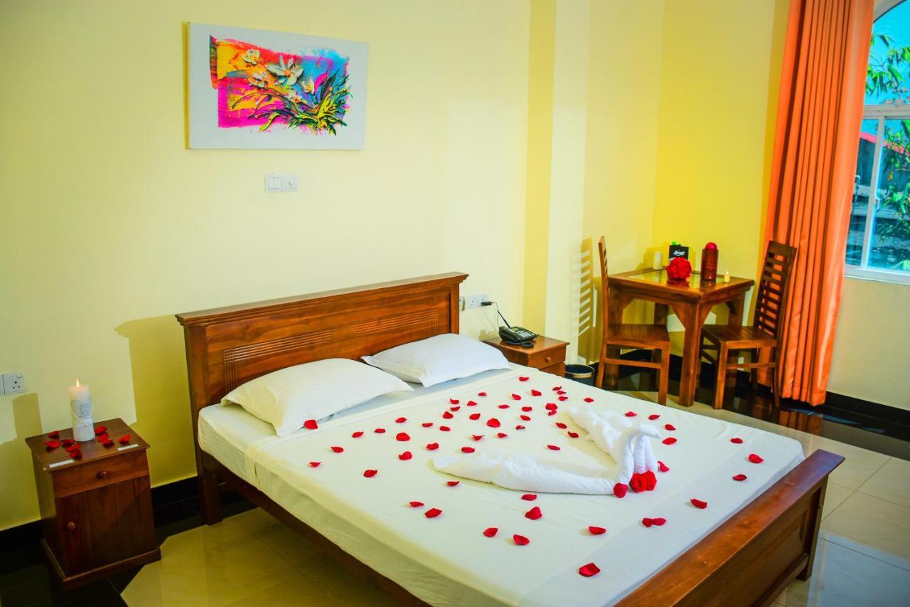Capitalcity Hotel Бадула Екстериор снимка