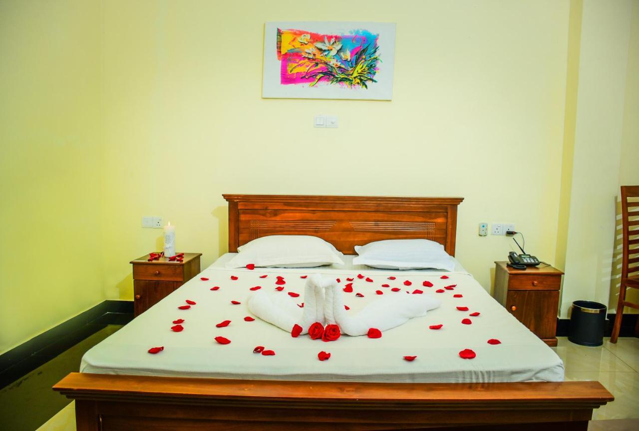 Capitalcity Hotel Бадула Екстериор снимка